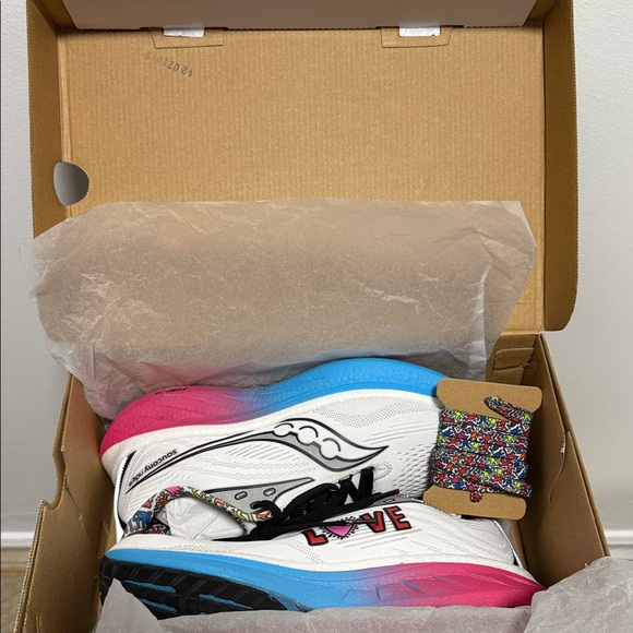 Keith Haring Saucony Ride 18 - Picture 2 of 5